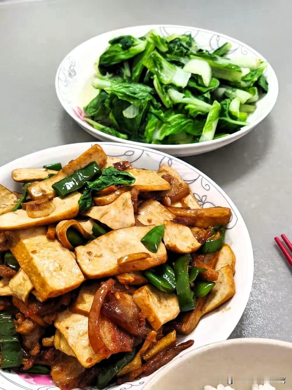 母亲住院我熬12天，医药费分摊时，哥哥一句话替我讨回公道母亲住院半月，三个儿子