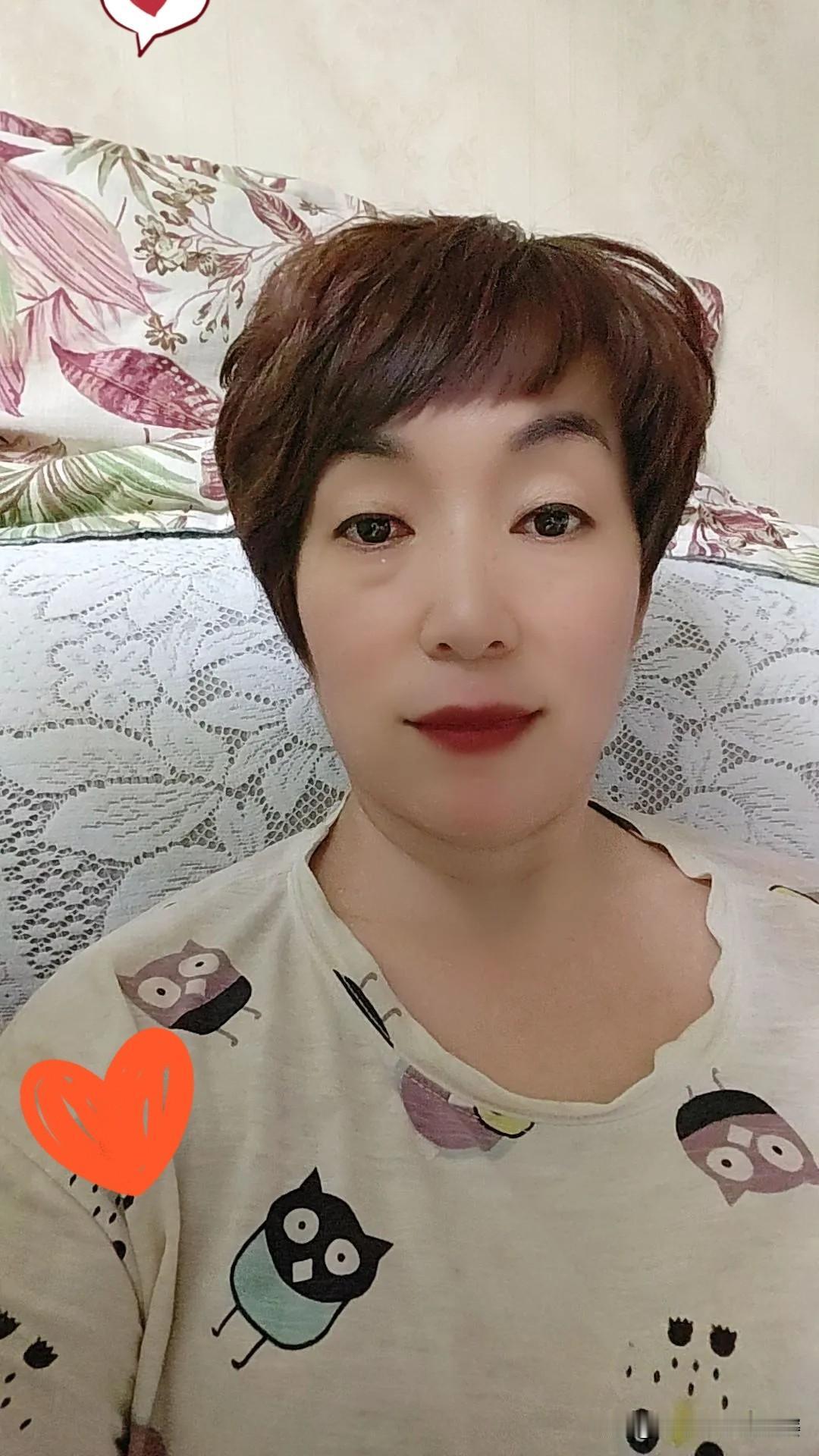 都别劝我离婚了，我比谁都拎得清。身边人总说，老公躺平两年不养家，这样的日子还有