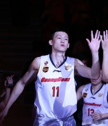 广东宏远有多强？周鹏说：我刚从辽宁来广东时，宏远最差的队员都是国家队集训水平，然