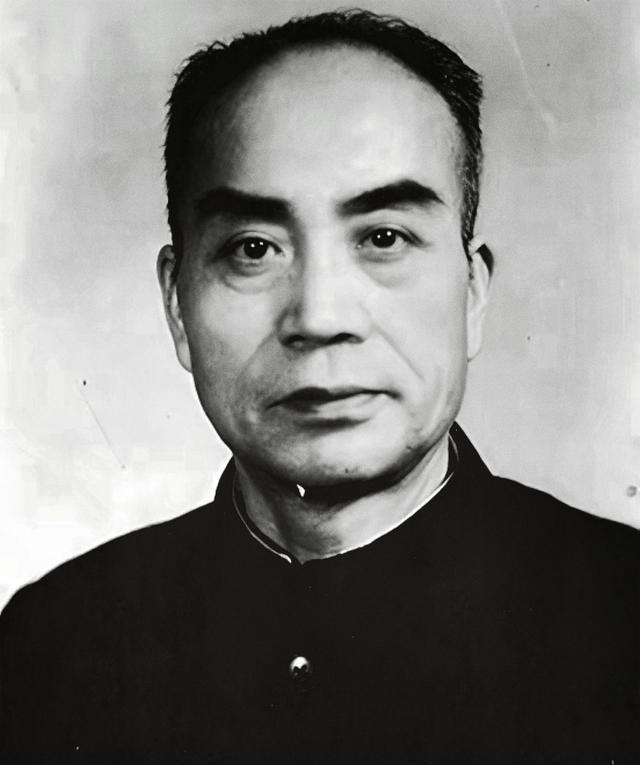 1949年，国军103师师长起义后，解放军让他阻击国民党部队，他却拒绝了：“我们