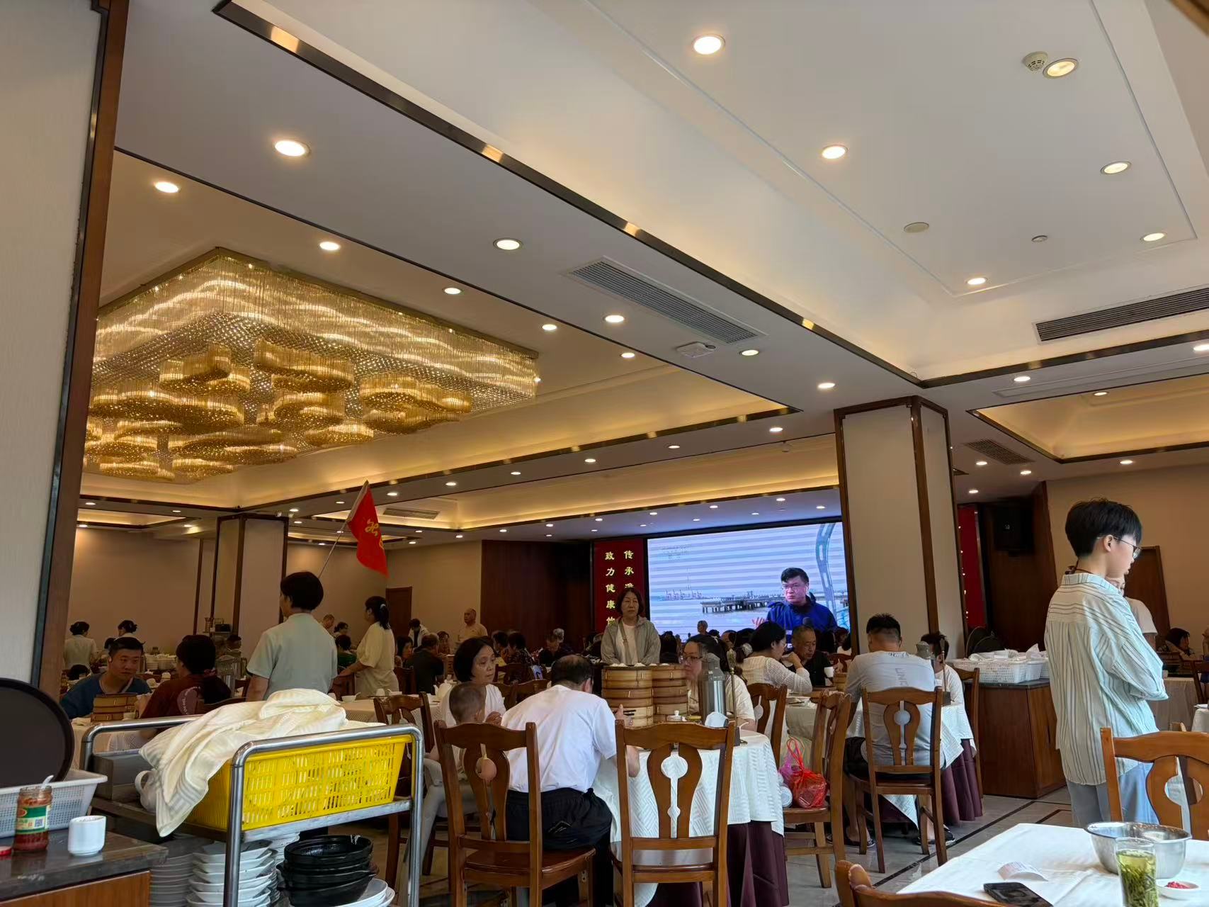 早！来米其林指南餐厅简简单单切个早茶吃吃喝喝过夏天