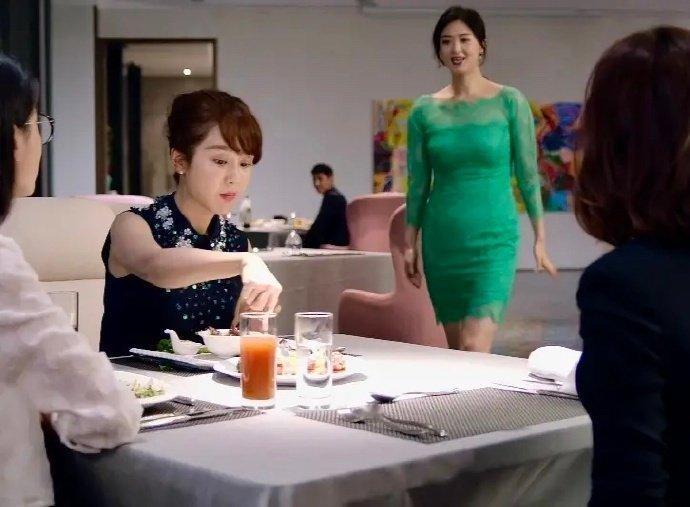 《欢乐颂》樊胜美太会穿搭，去希尔顿酒店把300元裙子穿出8000效果，看着很豪气