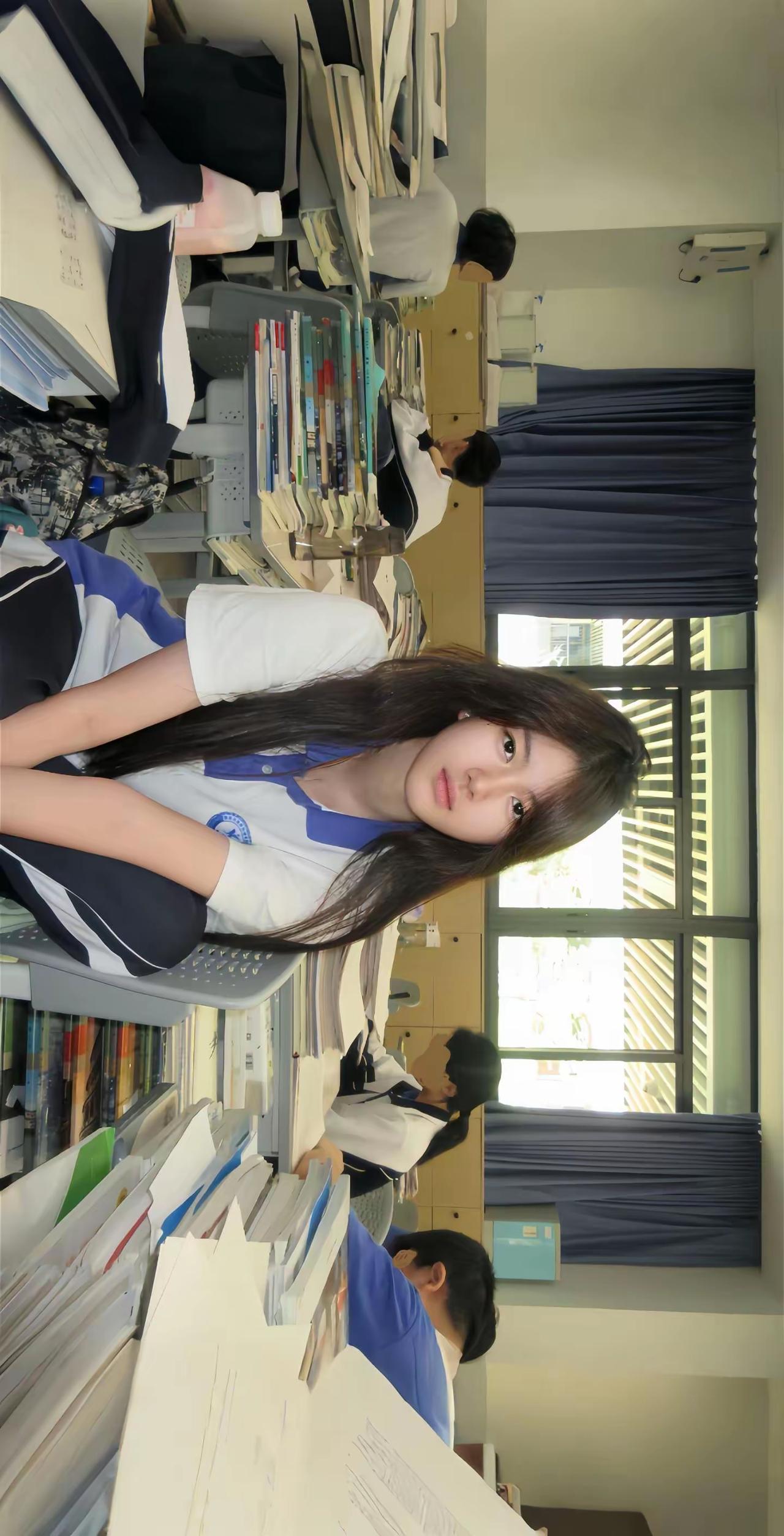 “学霸的日常：埋头苦读，只为未来可期”📚💪