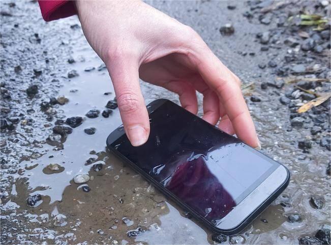 “这就是手欠的下场！”河南郑州，一高三男孩，父母给他买了部7700元手机，弄丢了