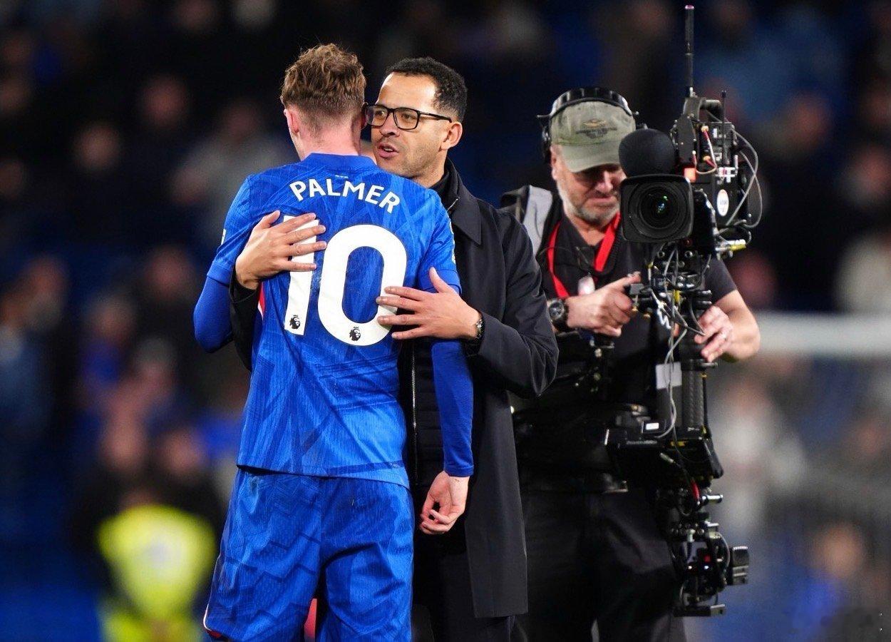 斯特林决意要离开切尔西，寻求更多比赛时间，完全理解。帕尔默因为思乡而要离开切尔西