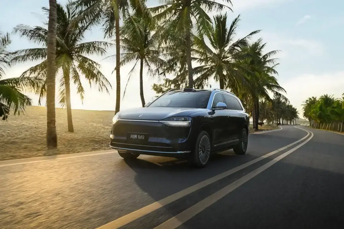 问界：里程碑与新征程在汽车行业波澜壮阔的发展画卷中，问界品牌浓墨重...