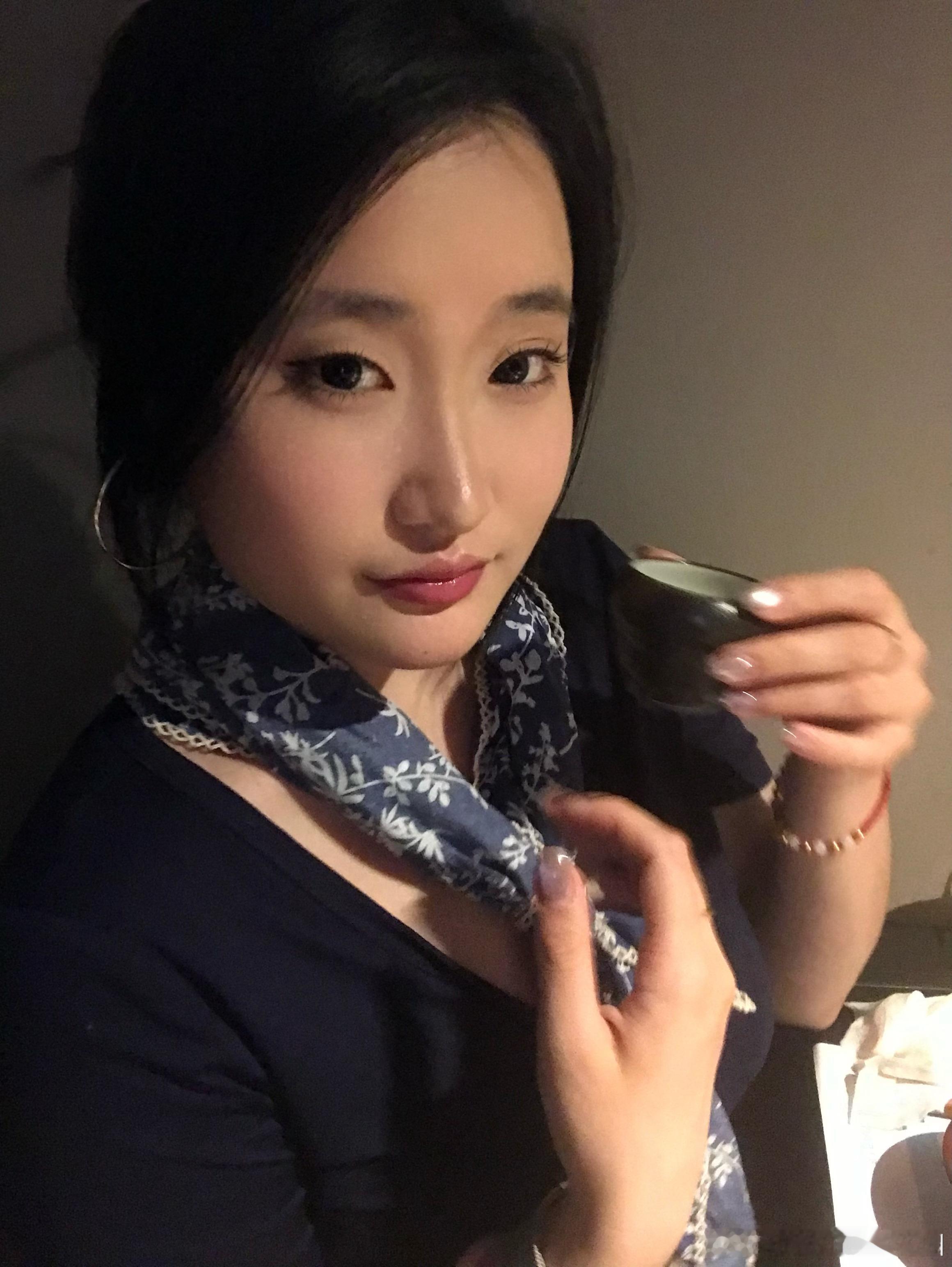 帅哥你不要敬酒不吃吃罚酒​​​