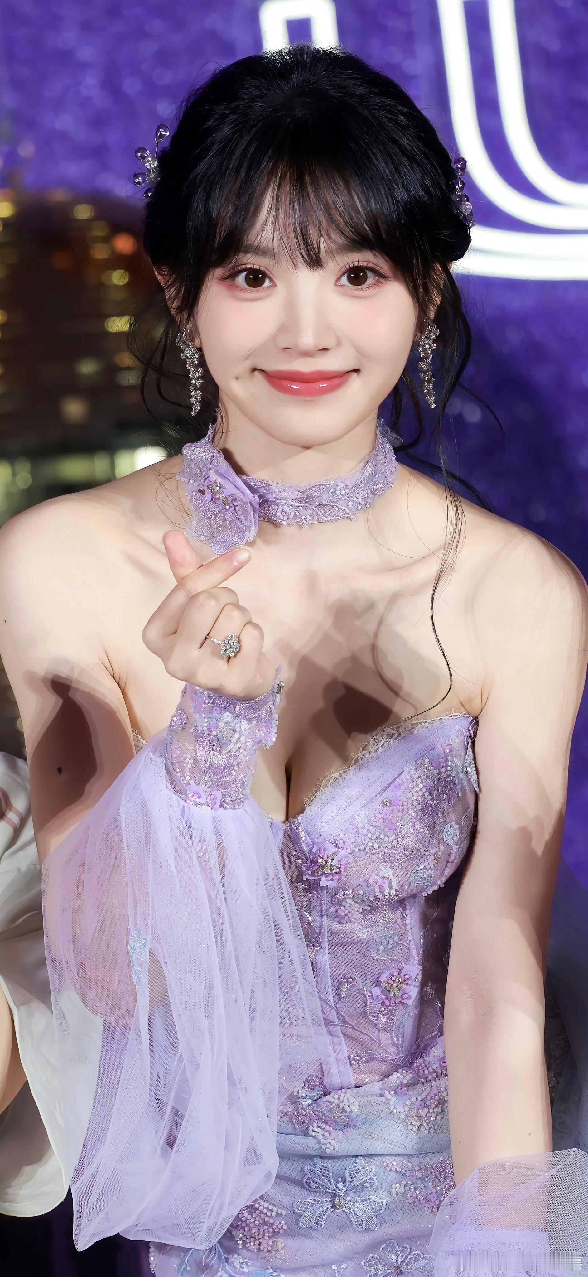 田曦薇田曦薇真的从头美到脚，不愧是紫色之躯🤩🤩她甚至姓，ti