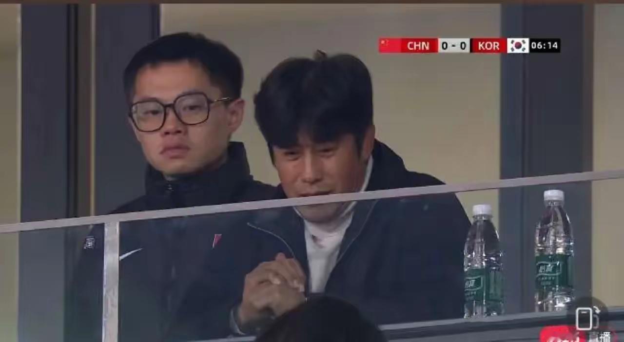 很多人说徐正源观看熊猫杯中韩之战，一是冲着胡菏韬和木塔力甫，二是奔着为蓉城新赛季