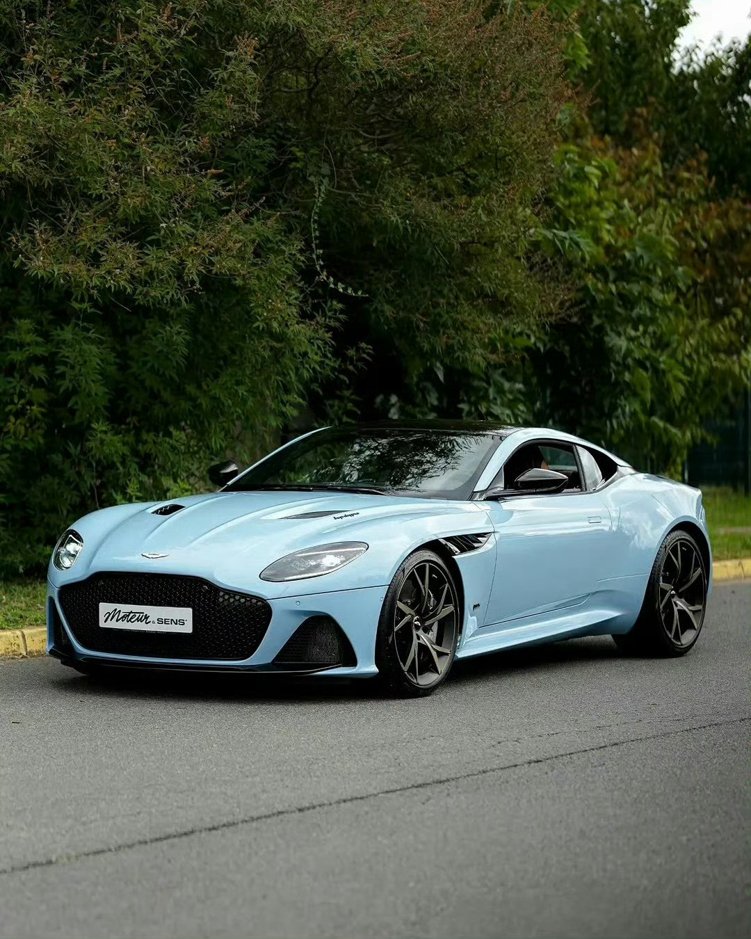 阿斯顿·马丁DBSSuperleggera​​​
