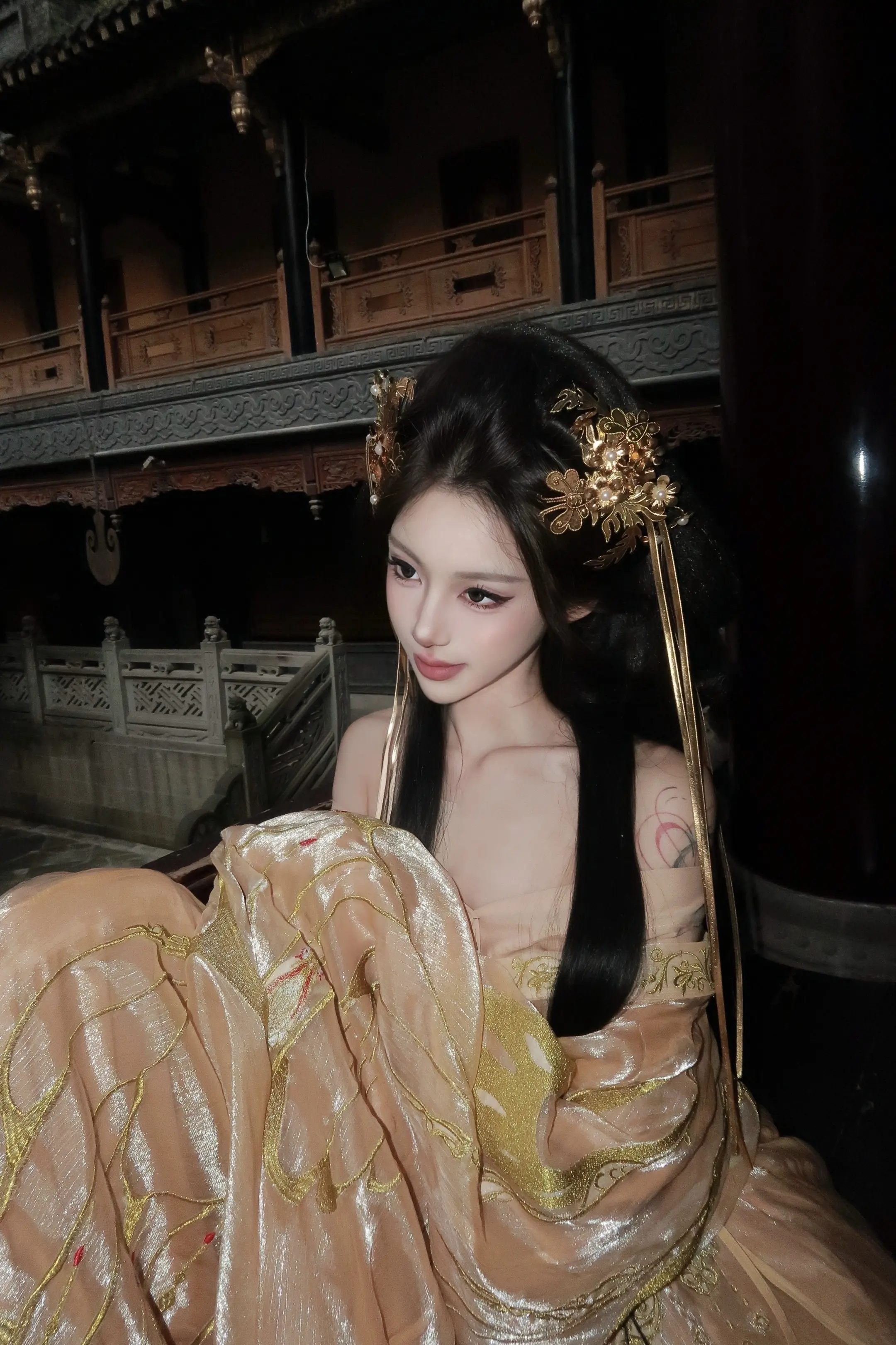 能让他死而瞑目的 只有我虞姬一人