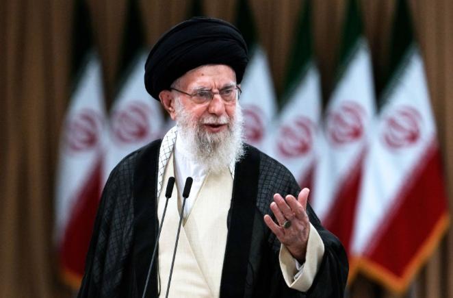 特朗普估计没有料到，伊朗现在的状态已经彻底打红眼了，基本上是见人就打。特朗普