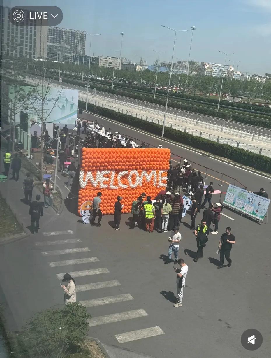在北京一个月多少钱才值得留下来。去北京找工作，9000，我算了算生活成本，跑路喽