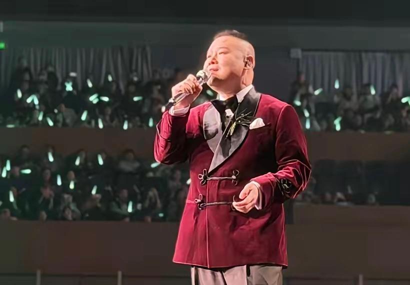 【德云一哥岳云鹏开演唱会，这事吵翻了！】自从德云一哥岳云鹏宣布开演唱会以来，每