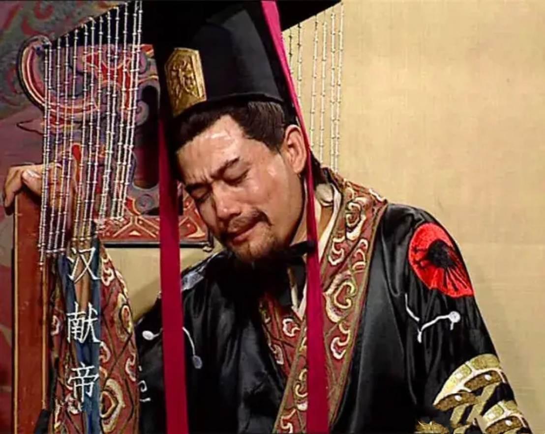 220年,曹丕废了汉献帝刘协,刘协问道:“你不会杀了我吧?你父亲魏王可是说过,让