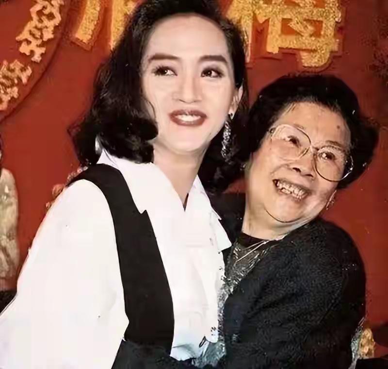 一场拉扯整整23年的遗产纷争，随着梅妈离世彻底画上句号，让人唏嘘的是当初的千