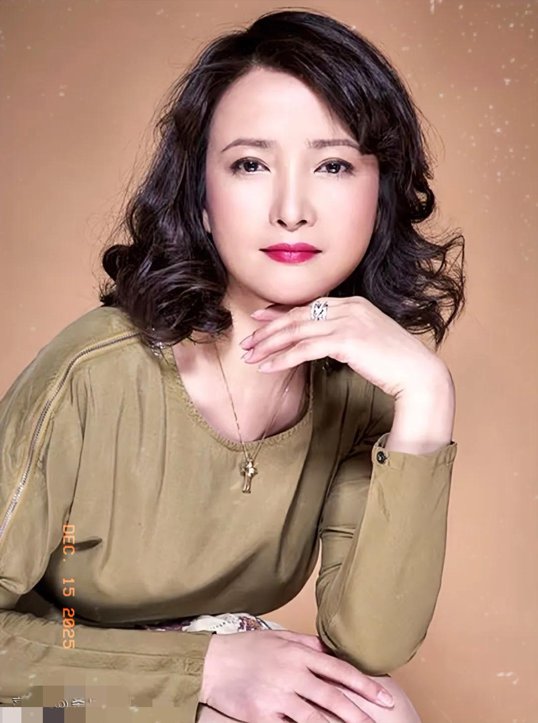 谁能想到，演员何晴，她竟然还是个中医高手！好奇查了下她，才发现20