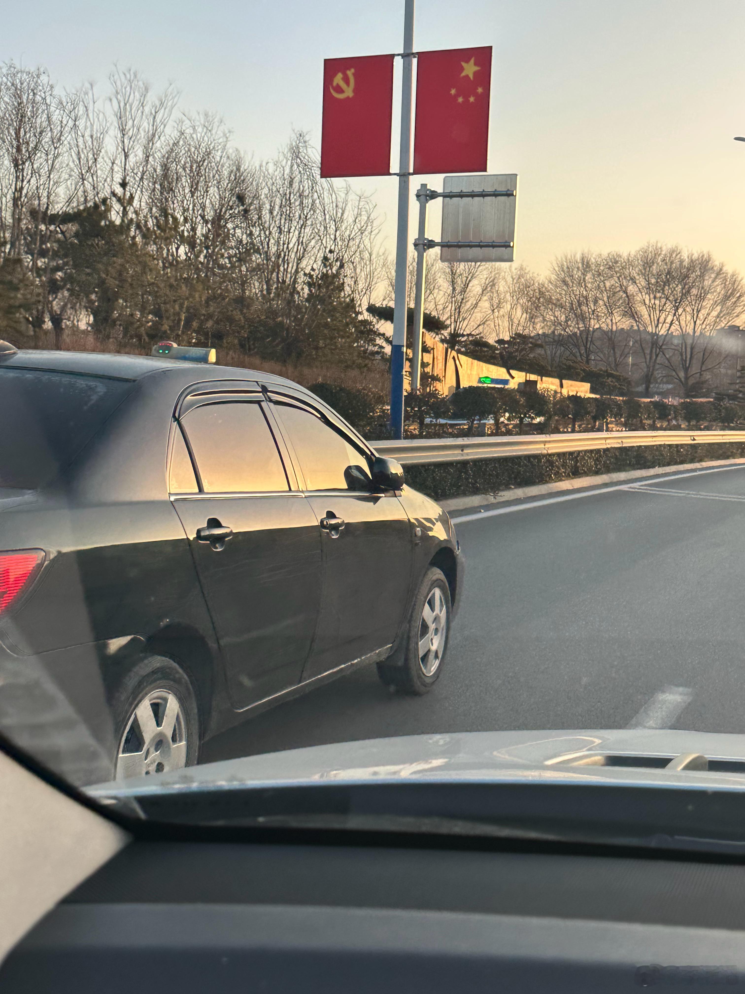 路上见一个高手开一路了