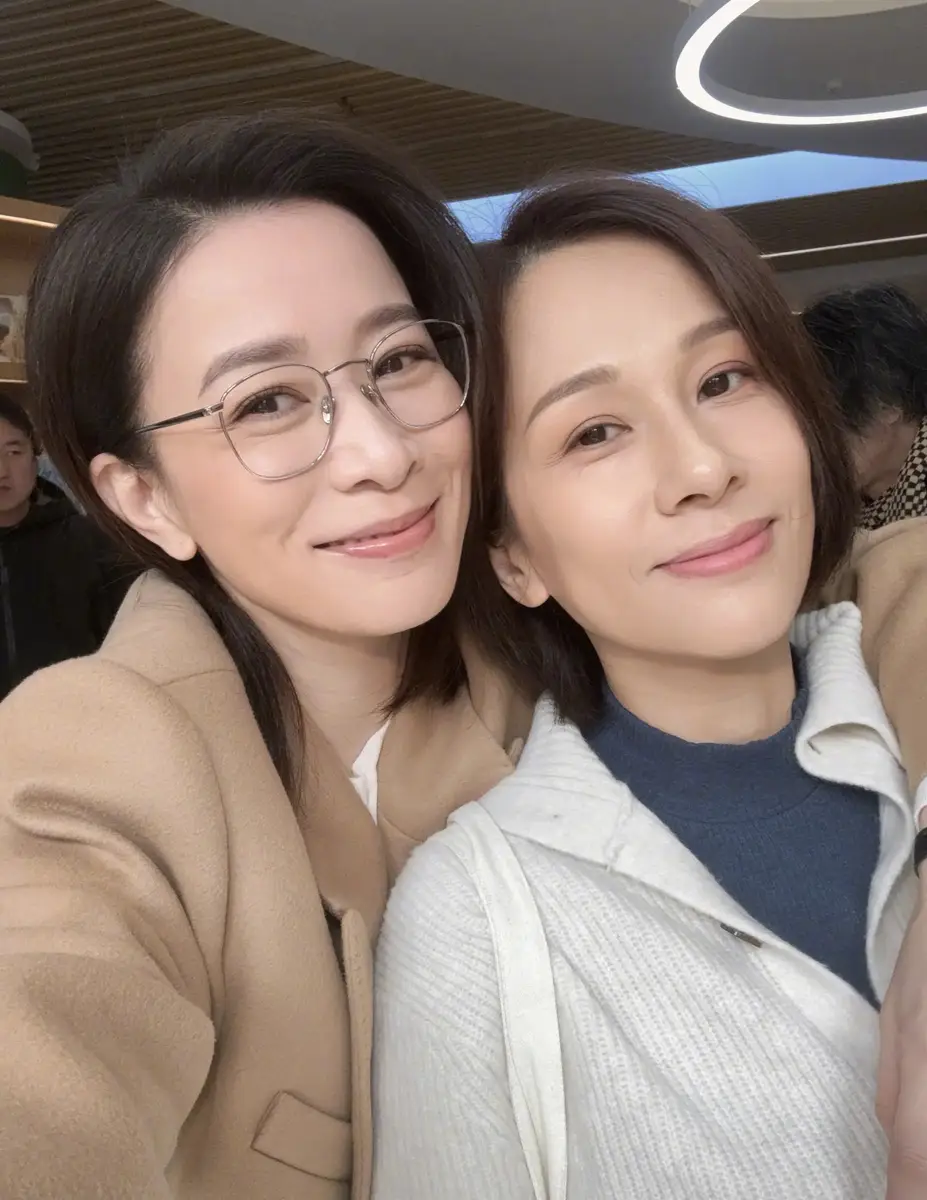TVB两大花旦同框！佘诗曼晒与好闺蜜文颂娴合影感情好