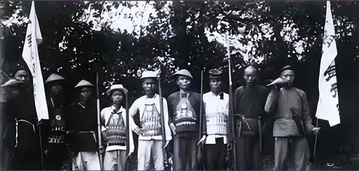 1854年，广东一场邻里械斗竟杀了上百万人，客家人被屠戮到逃亡海外，百年后他们的