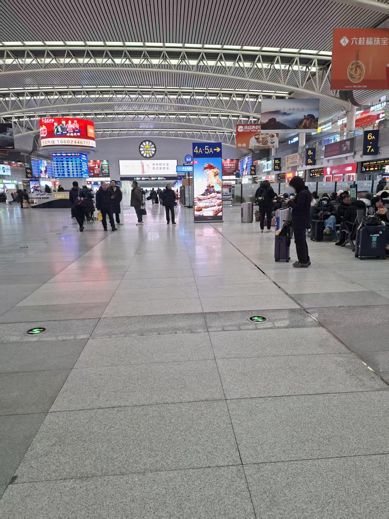 虽然还有半个月才能正式退休，但早已厌倦上班了的我，两个月前就请假了，提前在家里过