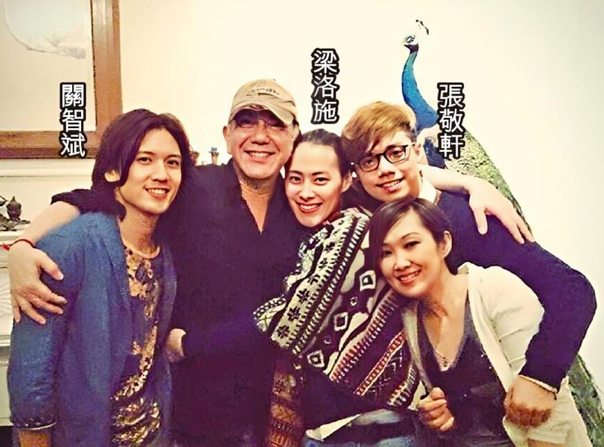 英皇硬保张敬轩这事儿，让人不由得想起了窦唯的话。当年窦唯也在香港开过演唱会，回