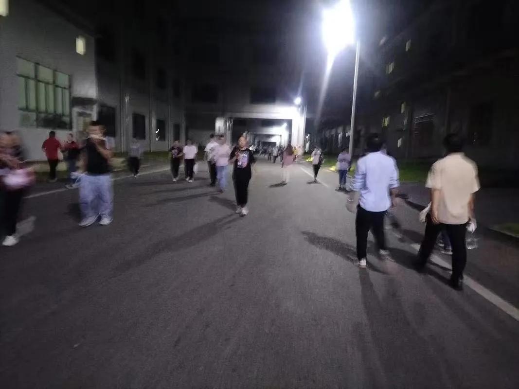 越南已经坐上了经济快车道，GDP增速飙至8%，全年进出口总额预计达9200亿美元