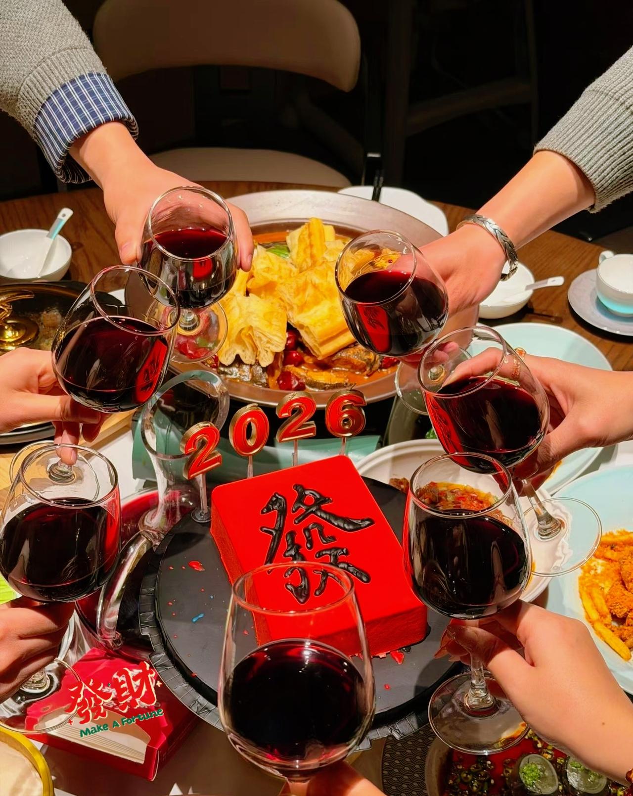 饭局看人品讲个真事，上星期一个多月不见的同学老李返家途经西安，联系了我和另外一