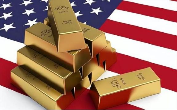 特郎普疯了，华尔街疯了，美国疯了。他们竟然使用金融核弹，对黄金进行疯狂打击和绞杀