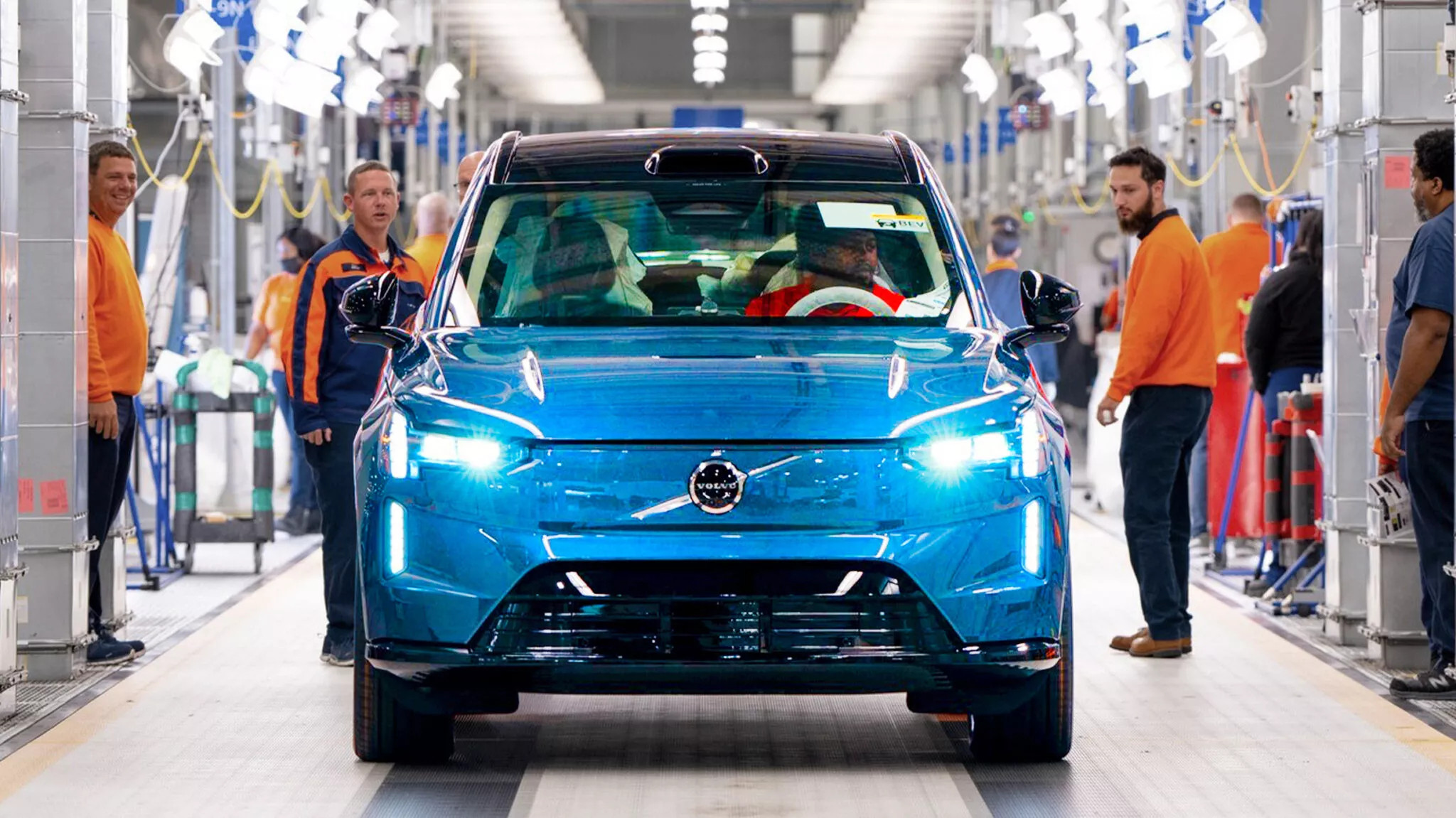 🔻沃尔沃确认2026款ES90和EX90车型将不再配备激光雷达。🔻最初是标配