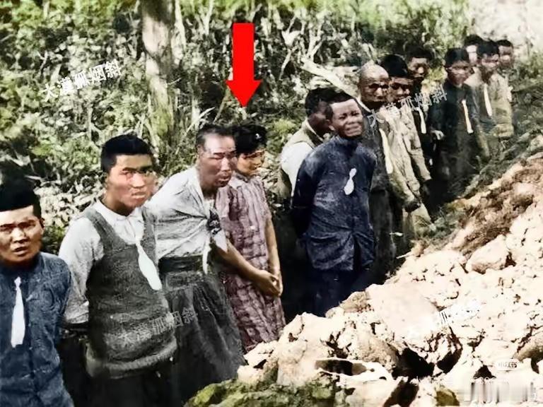 看看这张悲惨的照片，蒋介石反革命集团和国民党反动派的懦弱与无能，无疑使他们成为了