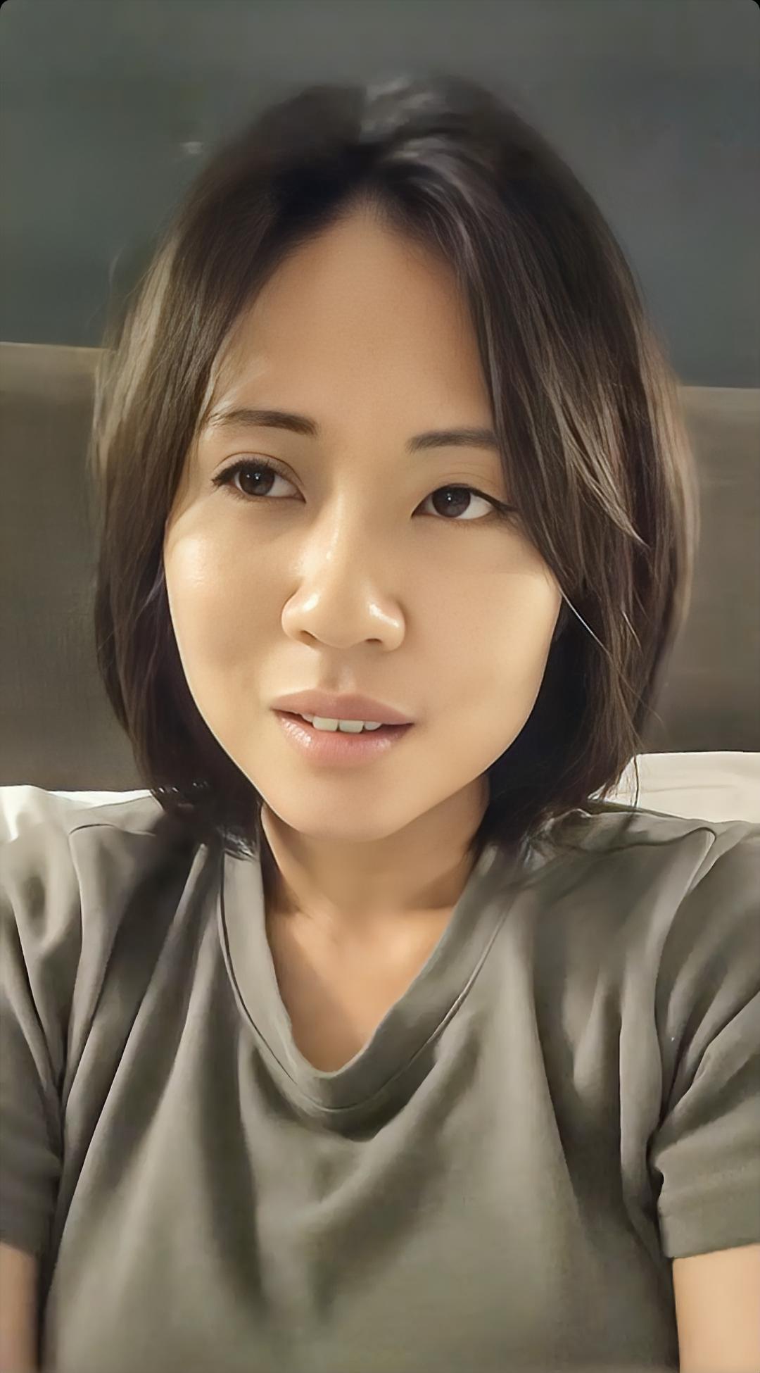 来参加9.3阅兵的台湾媒体人中天的小姐姐，已经在北京溜达好几天了。故宫她没去，天