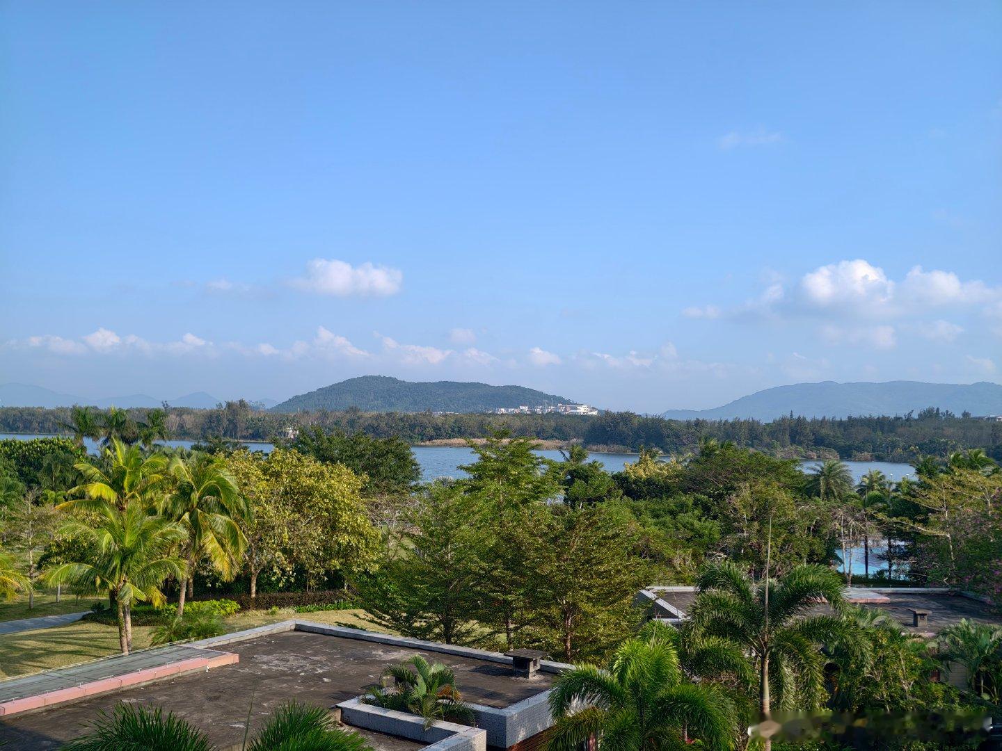 三亚游客投诉4道海鲜收1868元年年出现这样的情况，但你们每年都挤着要去，我