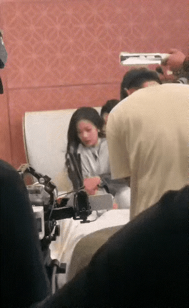 原来吻戏是这样拍的演员都非常优秀能做到马上入戏演戏拍摄花絮吻戏吻戏拍