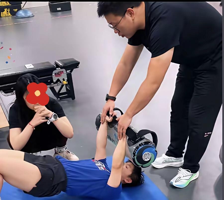 真是意外之喜！本以为孙颖莎没参赛这段时间球迷都见不到人，结果还是在徐晨皓