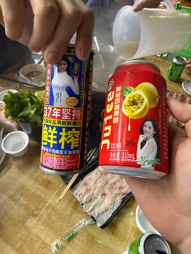 不深蹲不硬拉不卧推，大项只做引体向上和双杠臂屈伸。农夫行走练核心，练练肩，练练手