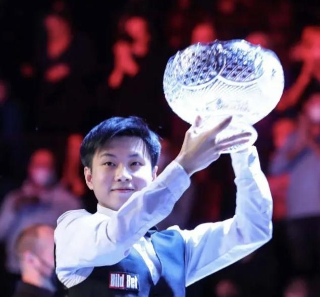 王者归来，赵心童不负众望，发挥出色，表现神勇，10-6战胜张安达，收获香港大奖赛