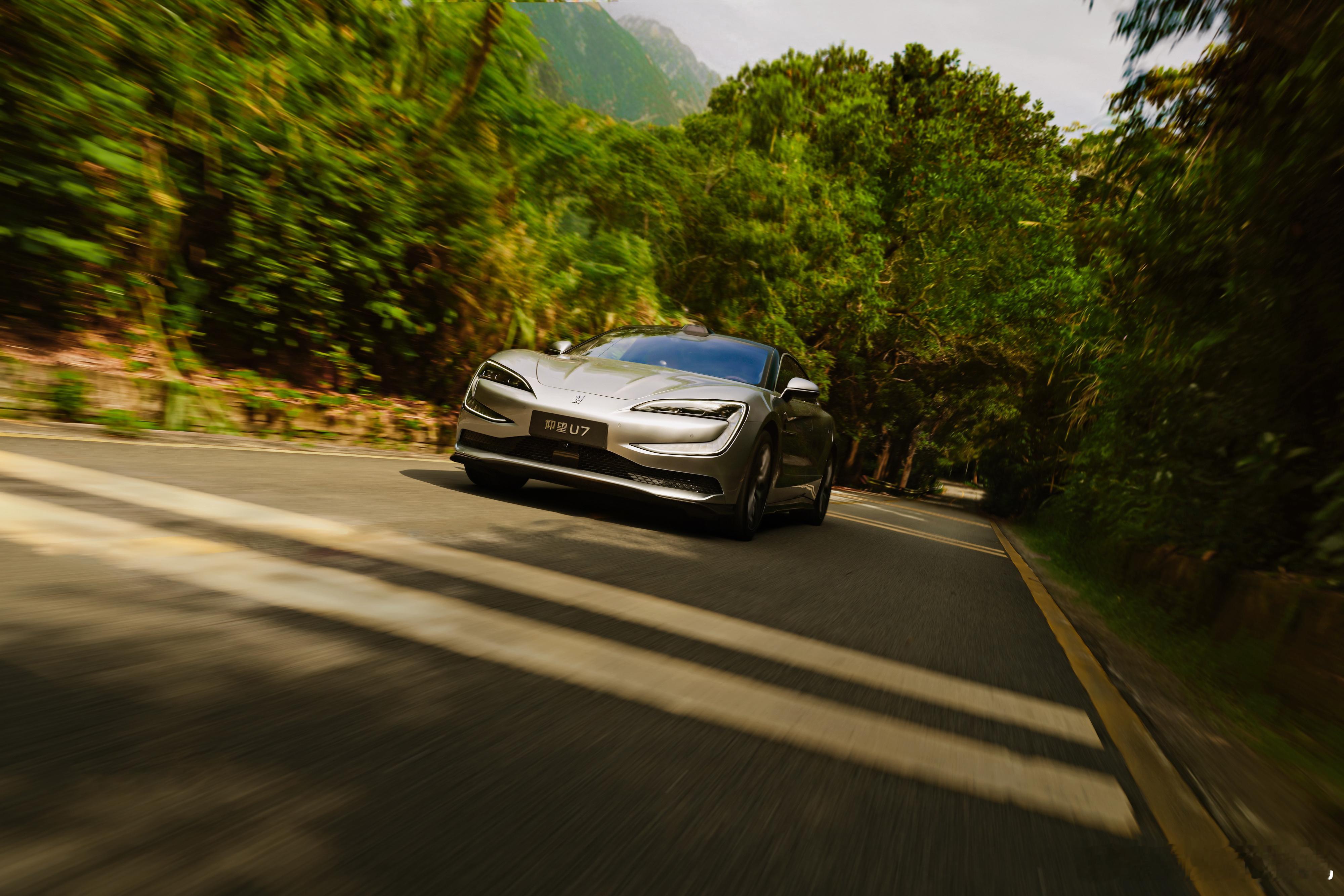 我真的希望互联网上能少点杠精，你们天天戾气那么重，生活中不压抑么？说仰望是国内超