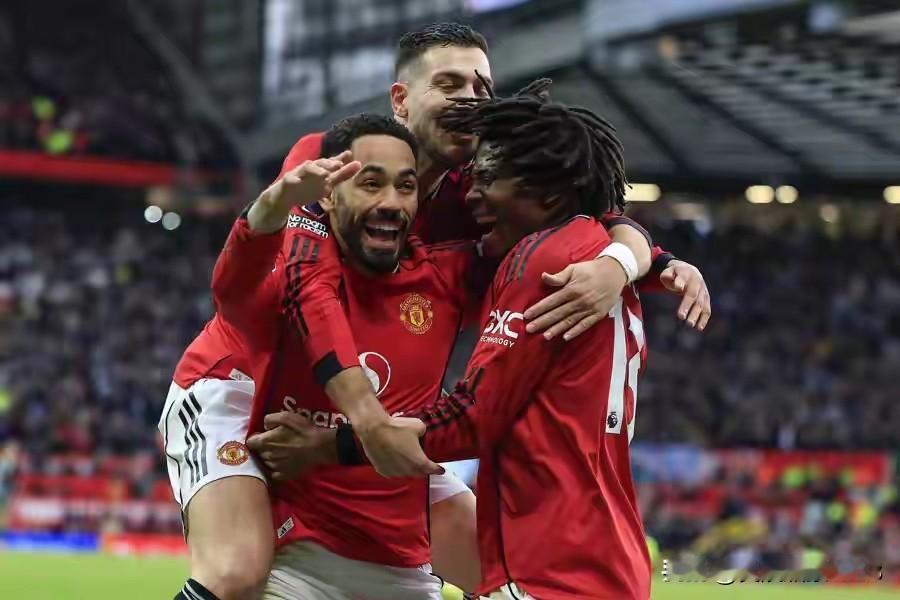 换帅如换刀，卡里克执教曼联取开门红，赢的还是曼城！[捂脸哭]曼联英超