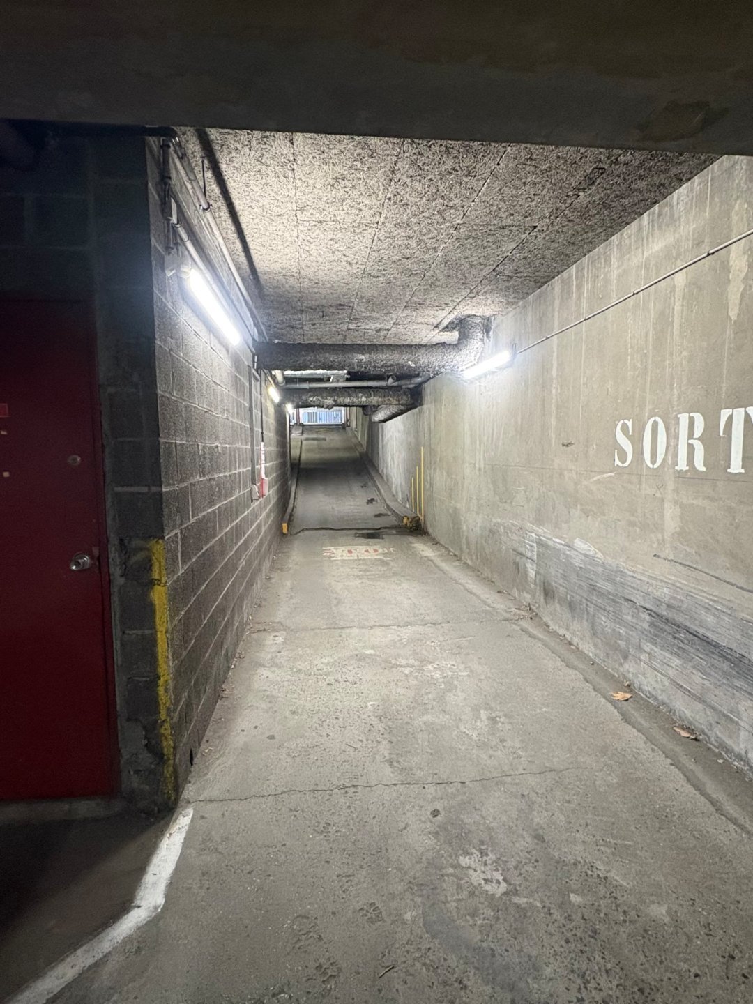 毛坯风地下车库