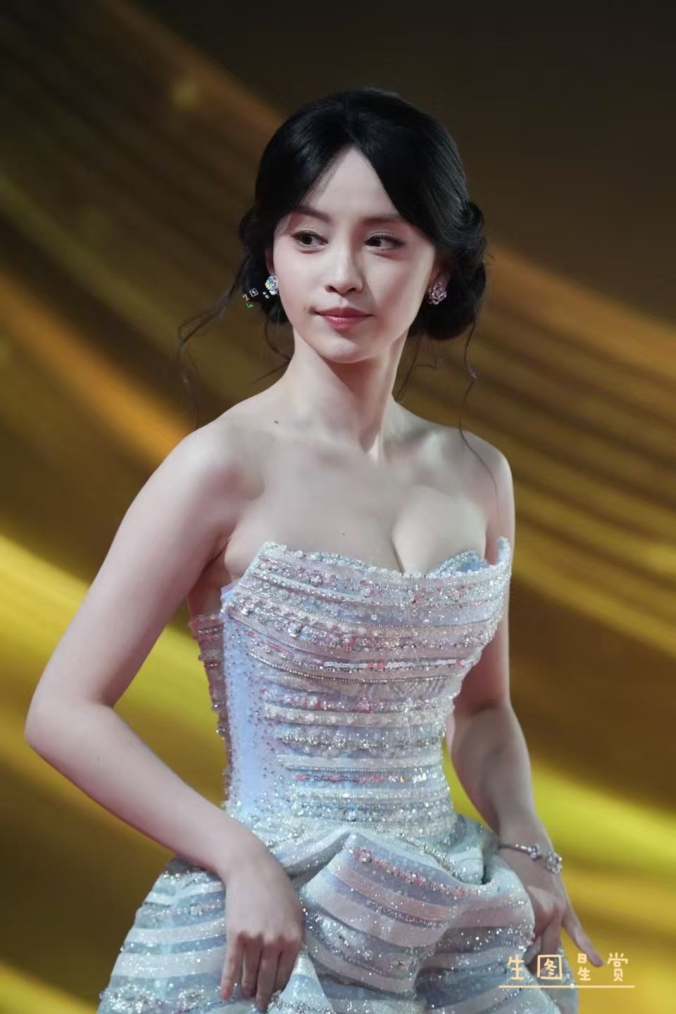 柯颖国剧盛典红毯生图直出纯纯辣辣的妹妹2025国剧盛典柯颖