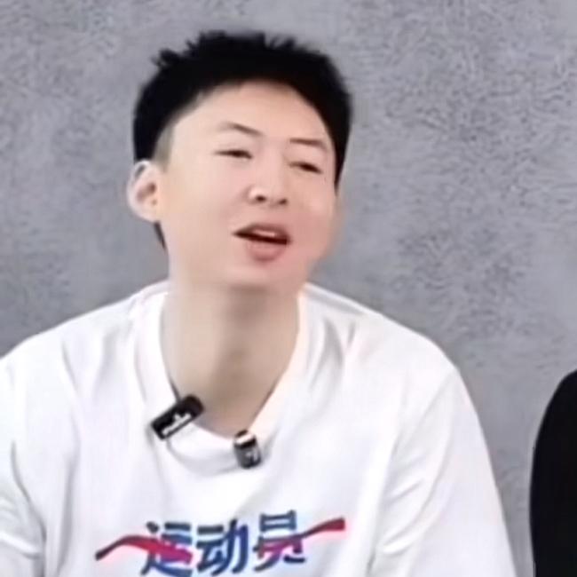 要说搞笑，方博排第二，没人敢排第一。他在一次解说孙颖莎和王艺迪搭档双打时，调侃道
