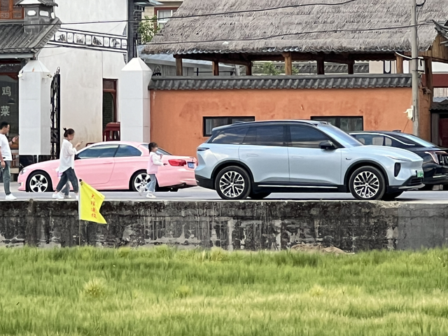 假期2000公里高速总结单边高速950公里左右。电耗：平均18左右，按限