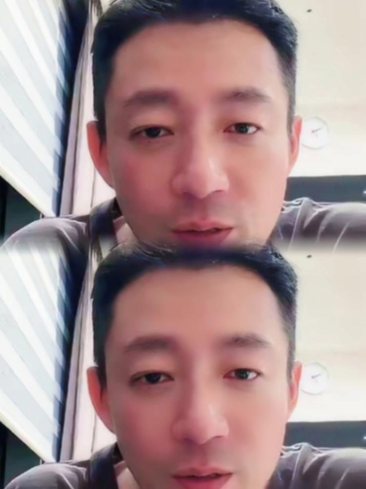 一个母亲，把60岁还直播卖酸辣粉，拼尽全力撑起品牌；而儿子，公开否定、撕裂、拉出