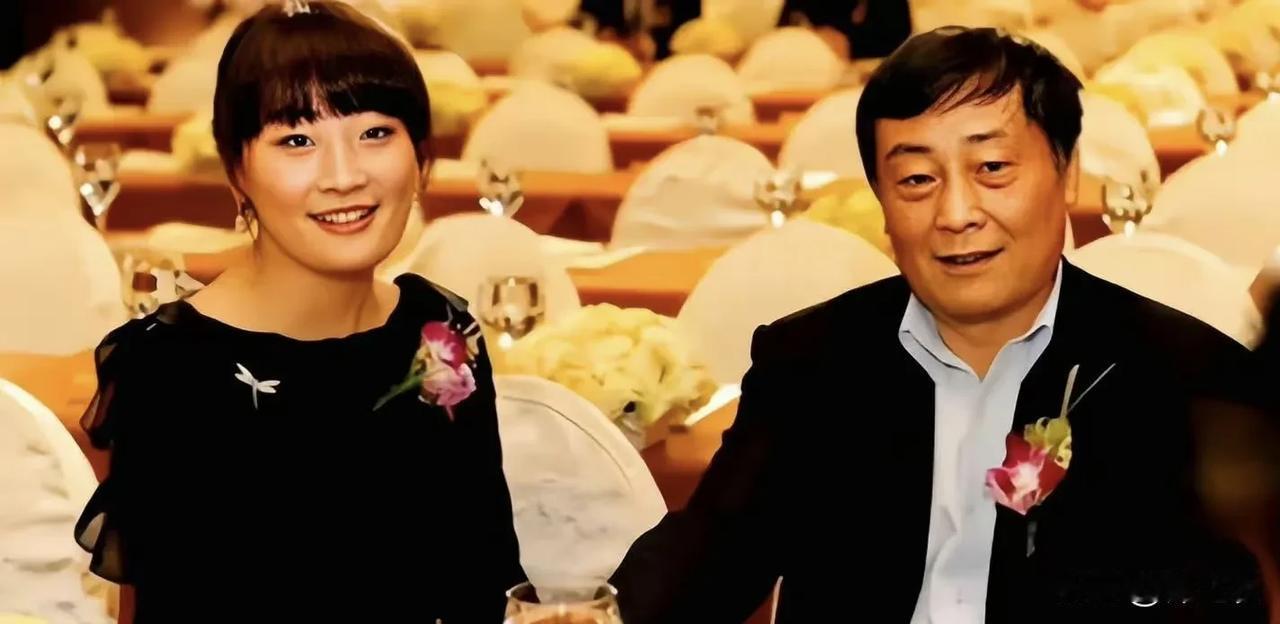 真干事的人应该可以察觉到宗馥莉的真实意图，她肯定不缺钱，现在又有企业控制权。