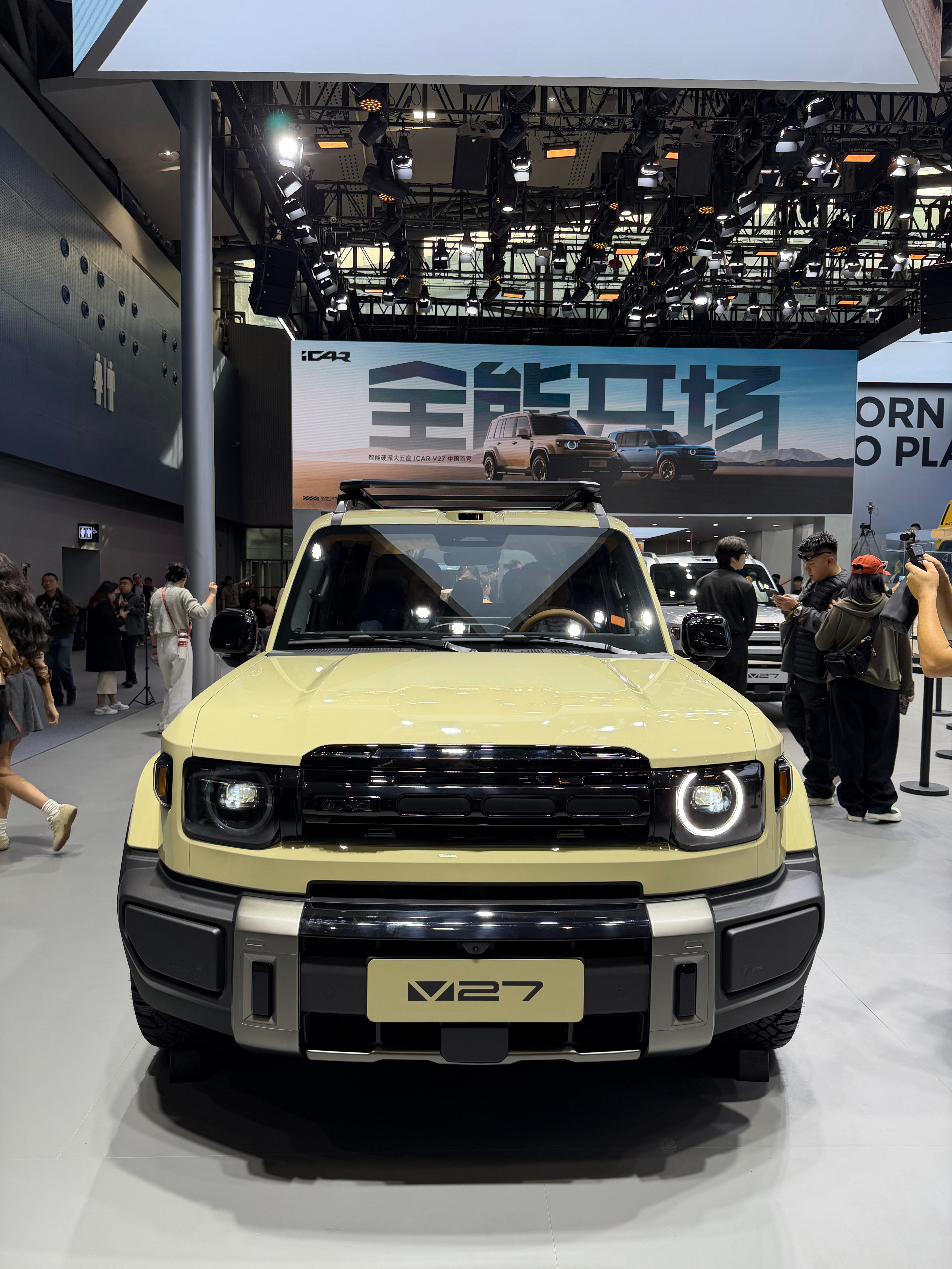 今天在广州车展蹲到iCARV27的实车了，这硬派造型直接戳中审美！方盒子车身+