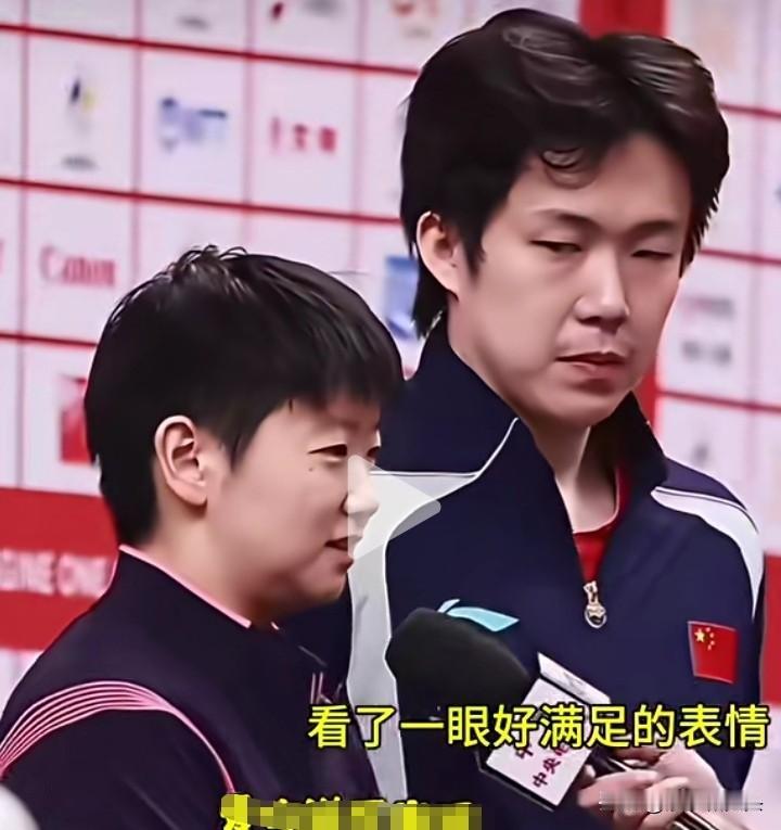 头哥，咋还不走呢？等搭档呢？昨天下午混双半决赛采访区，记者先采访了头哥，然后才采