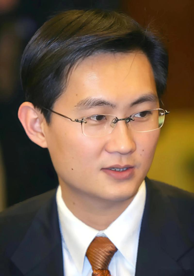 腾讯近日推出免费为用户安装AI助手“龙虾”(OpenClaw)的活动，引发强烈反