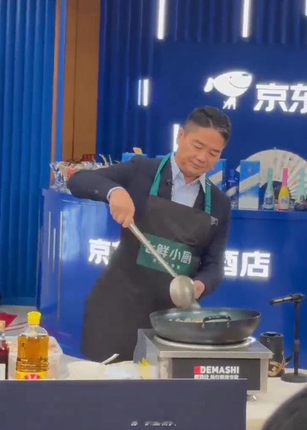 中国民营企业之首，京东能够干成第一，别家可千万别眼红。刘强东玩流量真的是一把好手