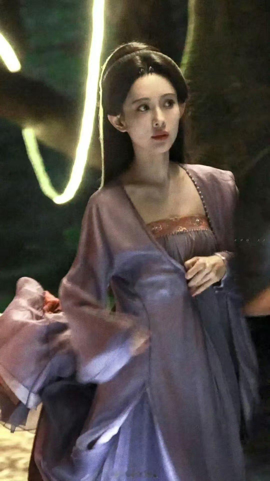 孟子义紫色儒裙孟子义紫色儒裙造型孟子义紫色儒裙​​​